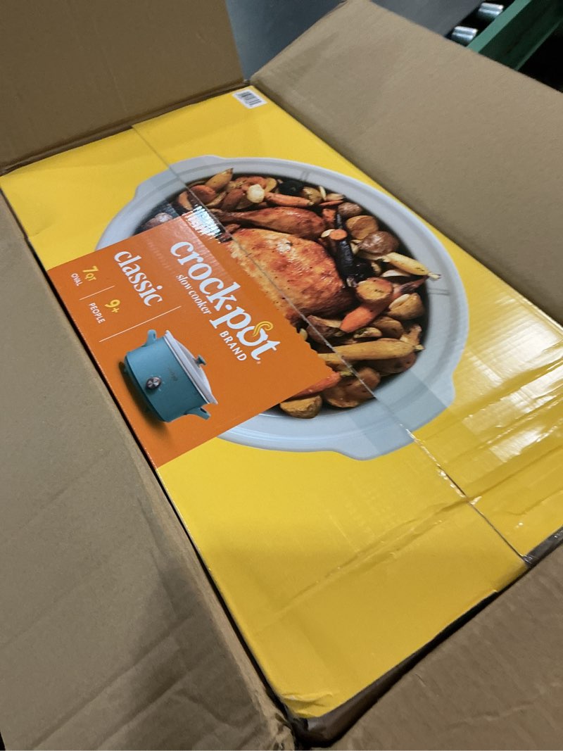 Condition photo showing New/Like New for crock-pot manual 7-quart slow cooker, reflection