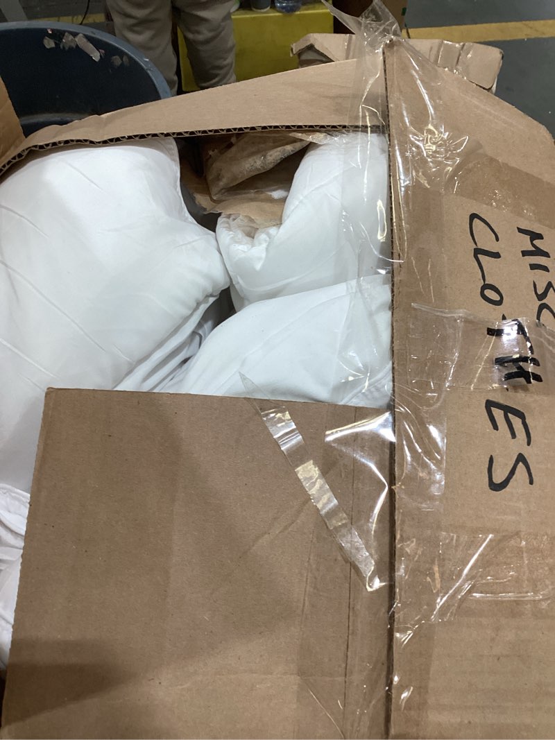 Condition photo showing As Is for Amazon Basics White Down Alternative Comforter and Duvet Insert with Corner Tabs, Machine Washable, Full/Queen, All-Season Full/Queen All-Season