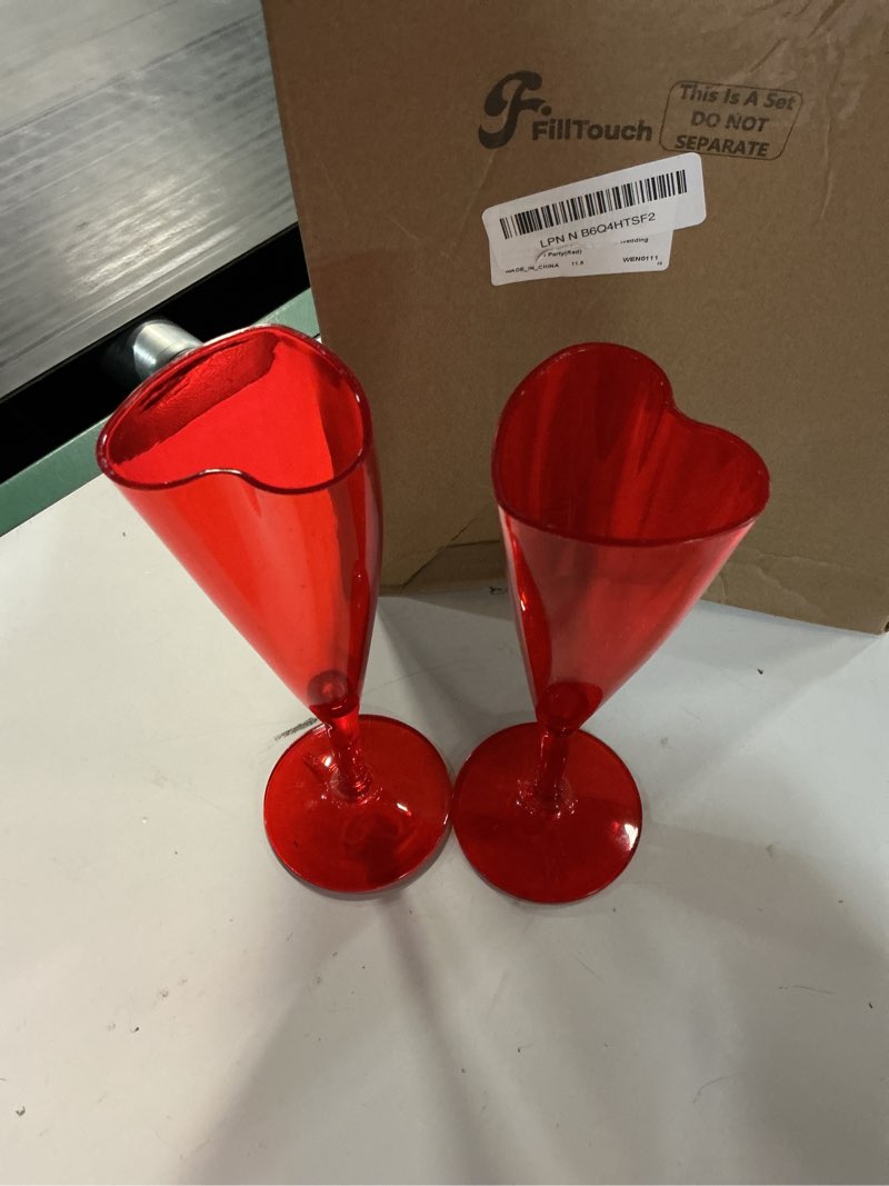 Condition photo showing Good Condition for 24 pcs heart shaped champagne flutes wedding plastic goblet cups 4.4oz disposable toasting glasses wine cups for galentine bachelorette wedding bridal shower party(,red)