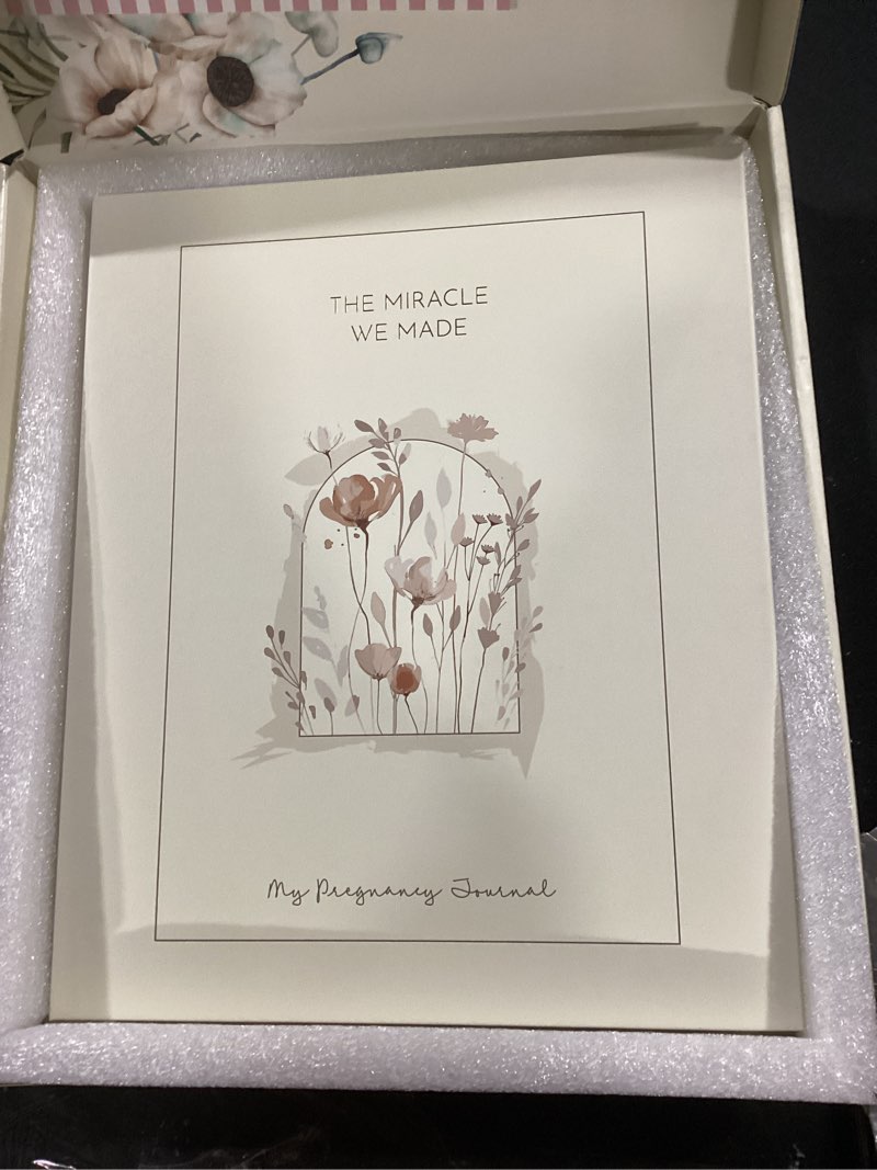 Pregnancy Journal for Moms-to-be: A Keepsake Memory Book and Tracker for Expecting Women, Organized 