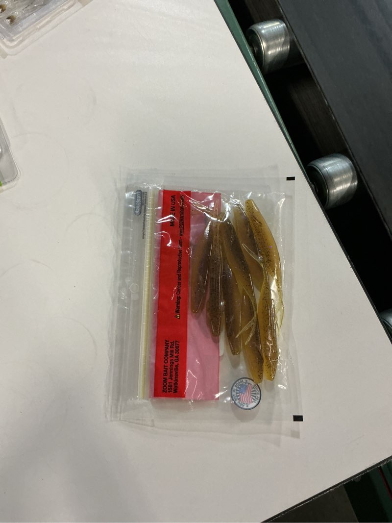 Condition photo showing New/Like New for zoom winged fluke 4" (8 pk)