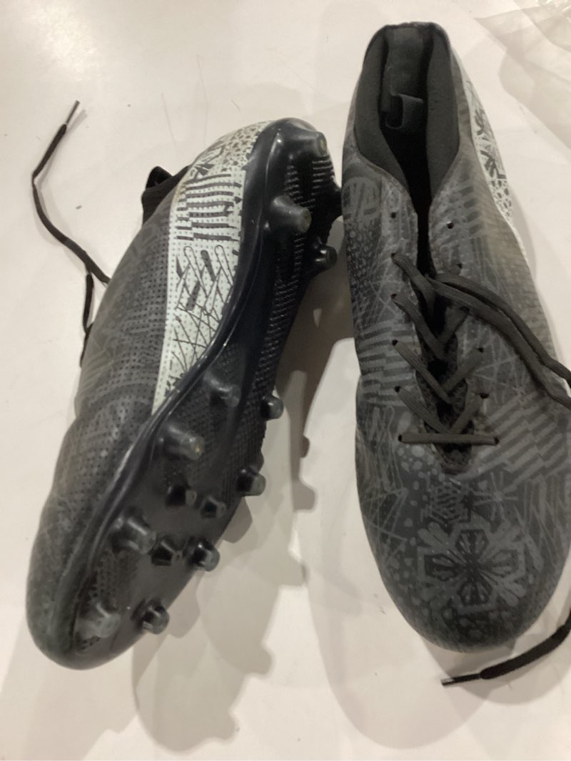 KouAzAz Adult Soccer Cleats Men Lightweight Football Boots Breathable Professional Sneaker Sport Ath