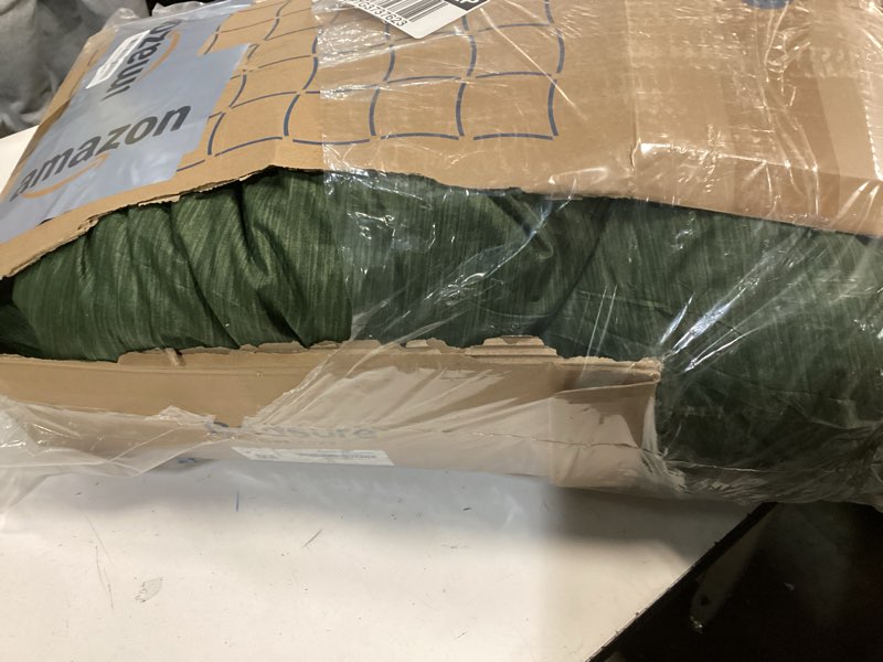 Condition photo showing Good Condition for Bedsure California King Comforter Set - Dark Green Soft Bedding for All Seasons, Cationic Dyed Bed Set, 3 Pieces, 1 California King Size Comforter (104"x96") and 2 Pillow Shams (20"x36"+2") California King 12 - Dark Green