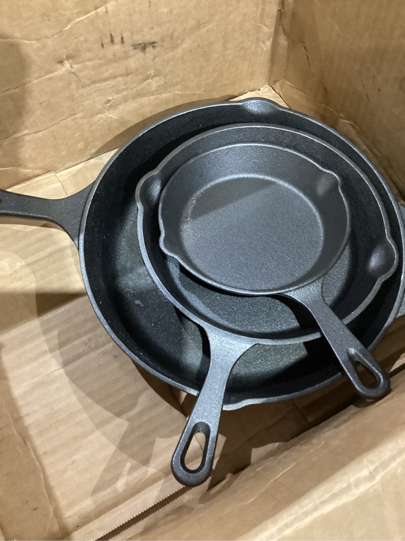 Condition photo showing Good Condition for ewfen cast iron skillet 3-piece set, heavy-duty professional restaurant chef quality pre-seasoned pan cookware set, 6", 8", 10" pans for frying, saute, cooking, use indoor/outdoor, oven, grill
