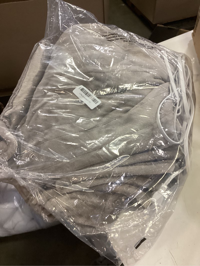 Condition photo showing Good Condition for Wapaneus Heated Blanket Electric Blanket 72" x 84" Full Size with 10 Heating Levels and 12 Hours time Settings, Flannel Fast-Heating Electric Blanket, ETL Listed, Machine Washable, Mushroom Mushroom 72*84in