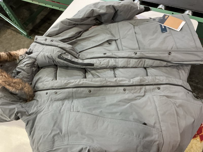 Condition photo showing Good Condition for THE NORTH FACE Men's McMurdo Parka Waterproof Winter Jacket, 600 Fill Waterfowl Down Insulation, Adjustable 3 Piece Hood Large Smoked Pearl/Smoked Pearl