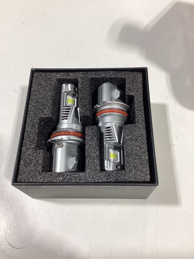 Condition photo showing As Is for sealight light, 120000lm brightest 6500k cool white
