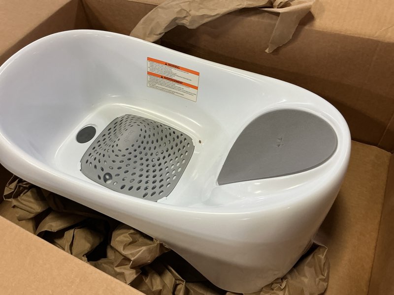 Condition photo showing Good Condition for Boon Soak 3 Stage Baby Bathtub - Baby Bath Tub with Three Support Positions for Newborn to Toddlers - Color Changing Drain Plug for Ideal Bath Temperature - Gray - Ages 0 to 18 Months and Up White 1 Count (Pack of 1)