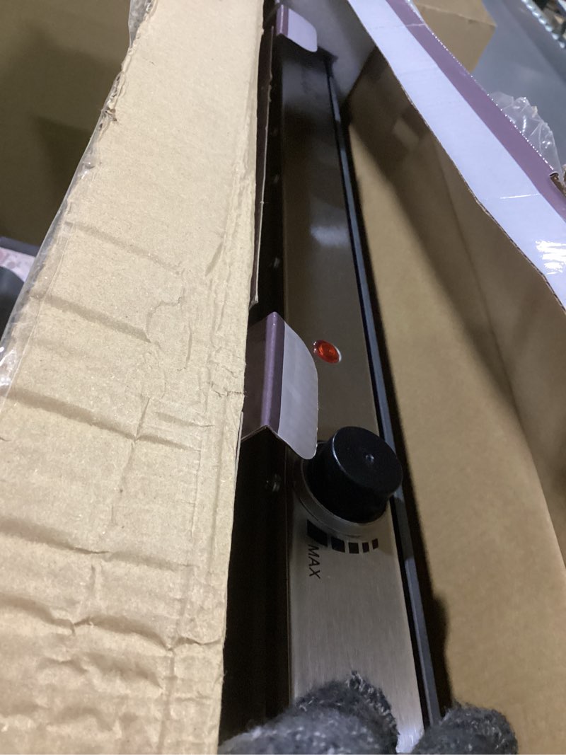 Condition photo showing Good Condition for Megachef Electric Warming Tray with Adjustable Temperature Control, 24 in, Silver, Black