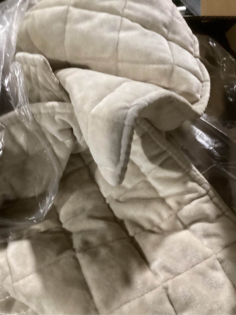 Condition photo showing Good Condition for WDCOZY Beige Queen Size Quilt Bedding Sets with Pillow Shams, Cream Tan Lightweight Soft Bedspread Coverlet, Quilted Blanket Thin Comforter Bed Cover for All Season, 3 Pieces, 90x90 inches Deep Beige (White Cross Stitching) Queen