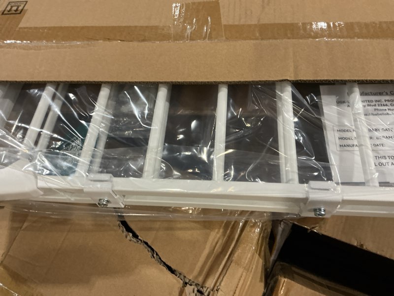 Condition photo showing New/Like New for babelio baby gate for stairs, kitchen & doorways, 26-43" w 28" h no bottom bar| easy installation| one-handed operation| auto-close| hardware mount (drill needed) safety dog/pet gate indoor (white) *white 28" h, 26-43" w-standard