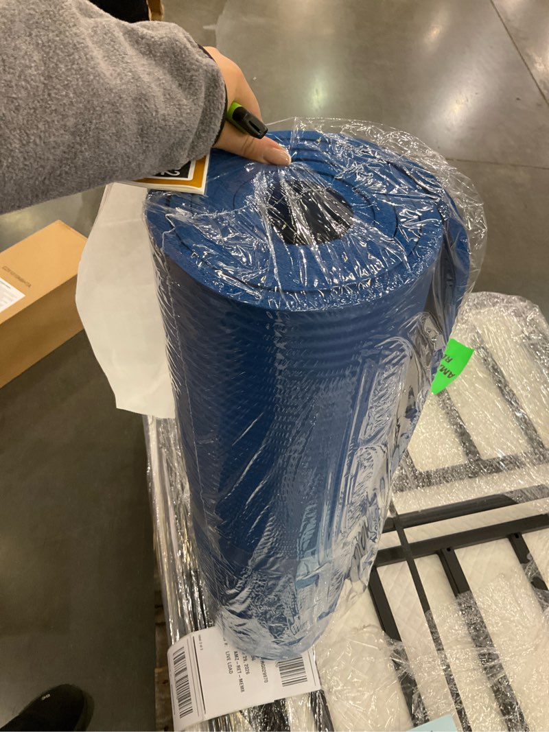 Condition photo showing Good Condition for Amazon Basics 1/2 Inch Extra Thick Exercise Yoga Mat with Carrying Strap, Cushioned Support, for Fitness and Gym Workouts Blue 