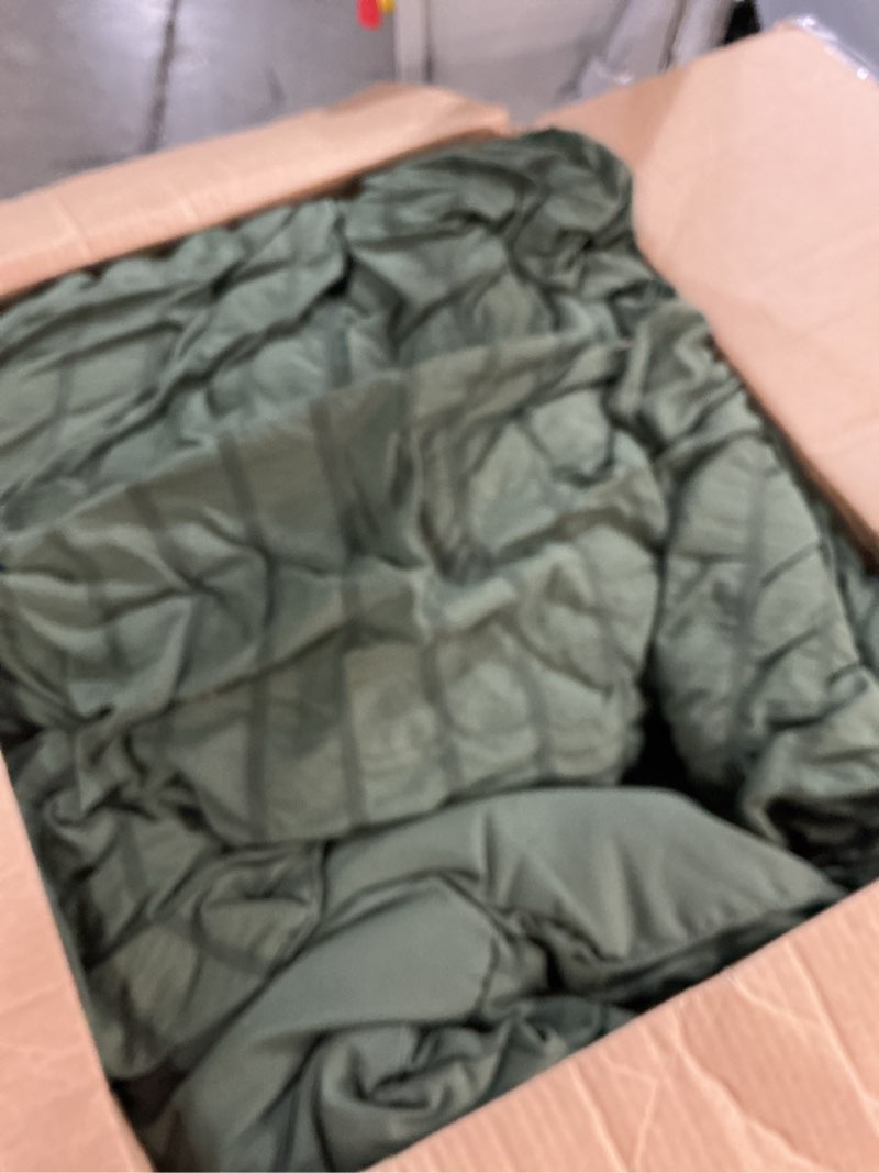 Condition photo showing Good Condition for cozylux queen comforter set olive green seersucker 7 pieces bed in a bag queen comforter set with sheets luxury soft bedding set with down alternative comforter, sheets, pillowcases & shams all season olive green queen