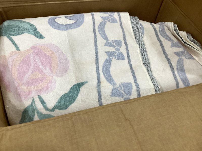 Condition photo showing As Is for collive 6x9 purple area rug, boho bow and floral rugs for living room machine washable, soft ultra-thin bow carpet non slip for girls room bedroom entryway playroom purple / multi 6' x 9' (rectangular)