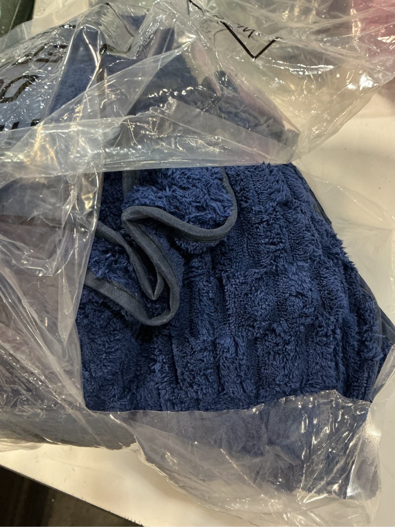 Condition photo showing Good Condition for smoothnovelty set of 6 extra large bath towel 40x80 inches oversized bath sheet 2 shower towels 2 hand towels 2 washcloths for adult absorbent quick dry bathroom spa gym(cloud texture,navy blue) navy blue cloud texture