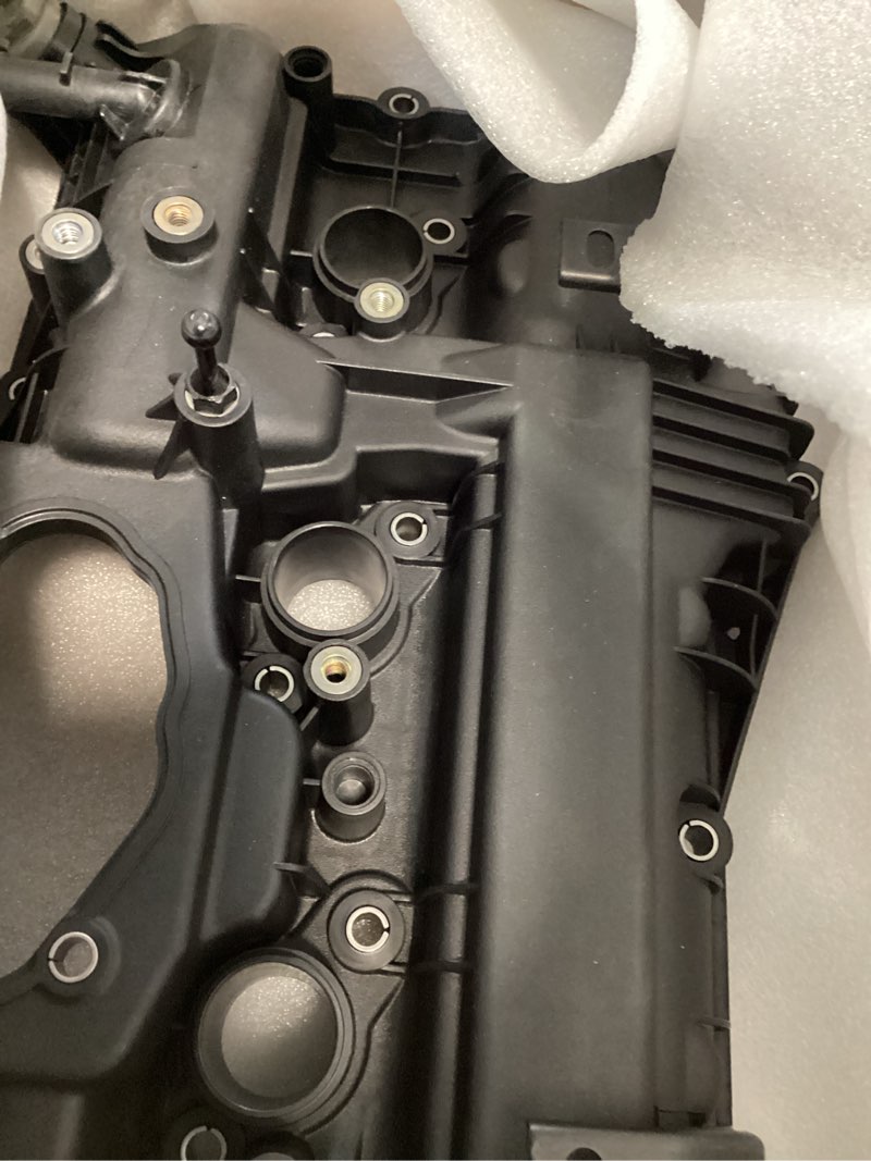 Condition photo showing Good Condition for left engine valve cover assembly for hyundai azera 2015-2017, santa fe 2013-2018, kia sorento 2014-2018, sedona 2015-2018 3.3l