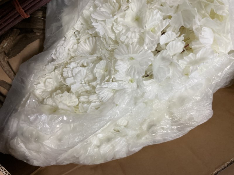 Condition photo showing Good Condition for Faux Cherry Blossom Tree White Artificial Flower Tree Indoor Cherry Blossom Tree 6 FT for Room Decor White-07ap 10in