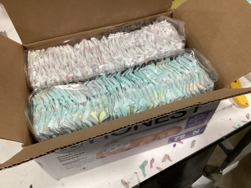 Condition photo showing New/Like New for The Honest Company Comfort Dry Disposable Diapers for Sensitive Skin, Hypoallergenic, Above It All + All The Alpacas, Club Box Size Newborn 72 Count Newborn (72 Count) Above It All + All the Alpacas