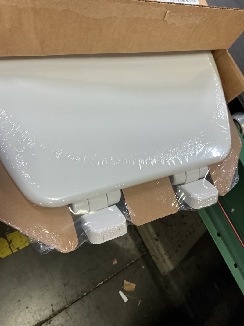 Condition photo showing Good Condition for mayfair linden slow close toilet seat, non slip heavy duty wood, easy install, elongated, white elongated traditional hinge