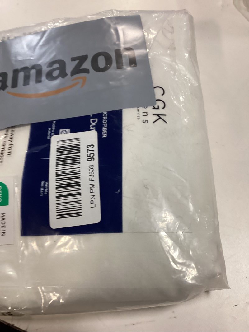 Condition photo showing New/Like New for Duvet Cover Twin/Twin XL Size - Extra Soft Twin/Twin XL Size Duvet Cover - Lightweight, Breathable & Fade Free w/ Zipper Closures & Ties - 68" x 90" Inches - (Antique White) Comforter Not Included 02 - Antique White (No Comforter) Twin/Twin XL (68x90)