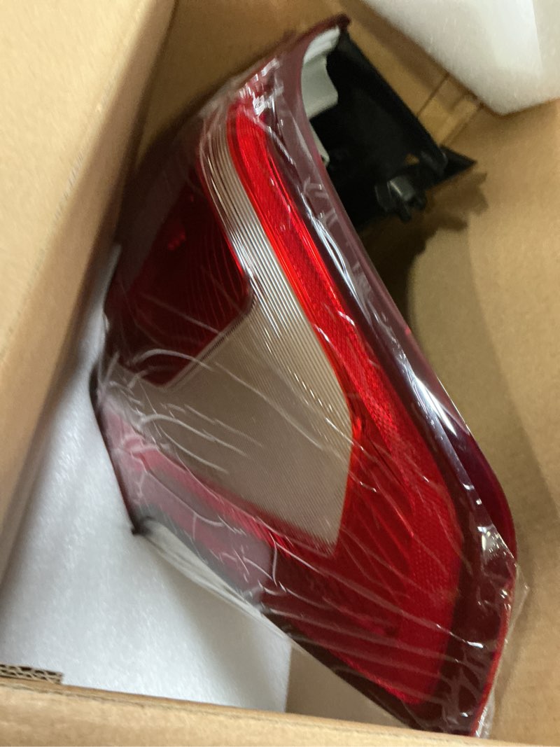 Condition photo showing New/Like New for halogen tail lights assembly compatible with 2018 2019 2020 2021 ford expedition xl xlt rear brake lamp with wire harness and bulbs jl1z13404g jl1z-13404-gcp passenger side halogen 2018-2021 right passenger side