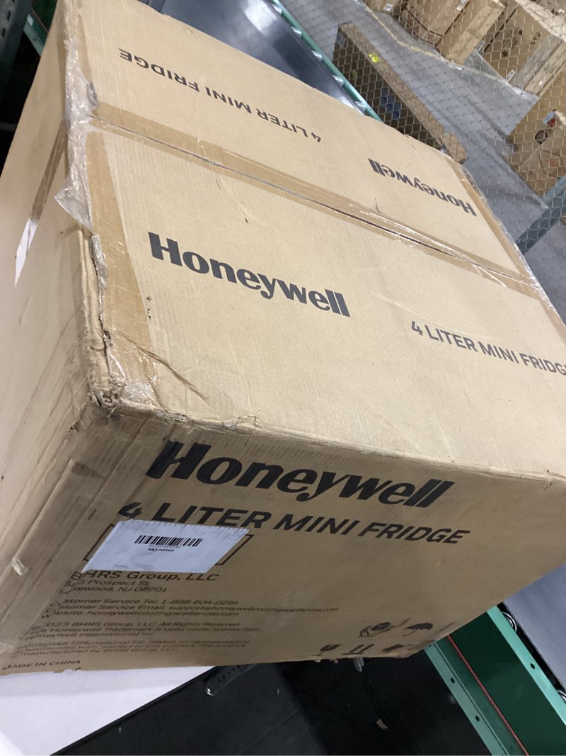 Honeywell 4 L. Personal Fridge Cools Or Heats & Provides Compact Storage for Skincare, Snacks, Or 6 