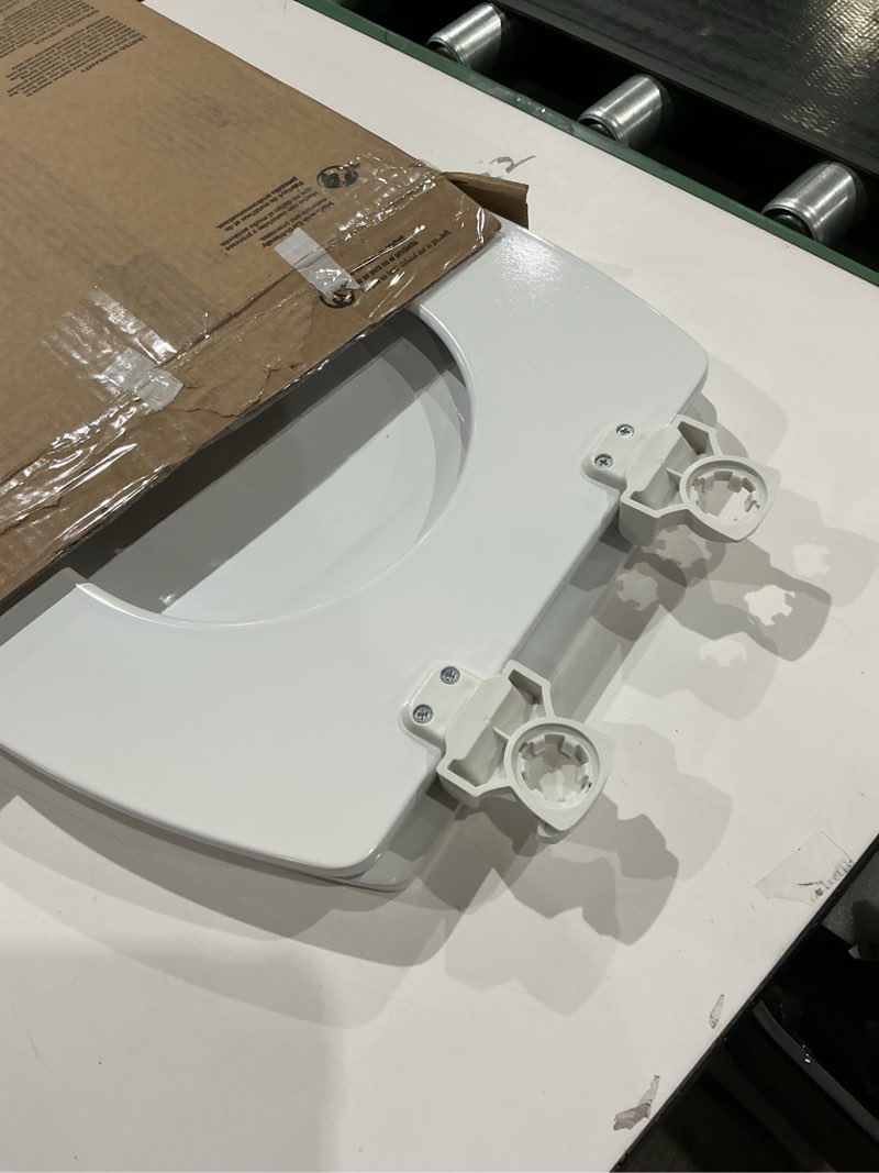 Condition photo showing Good Condition for bemis 1500ec 390 lift-off wood elongated toilet seat, cotton white (pack of 1)