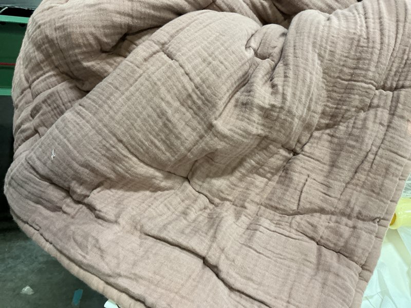 Condition photo showing As Is for quince organic cotton gauze dream quilt mauve king  