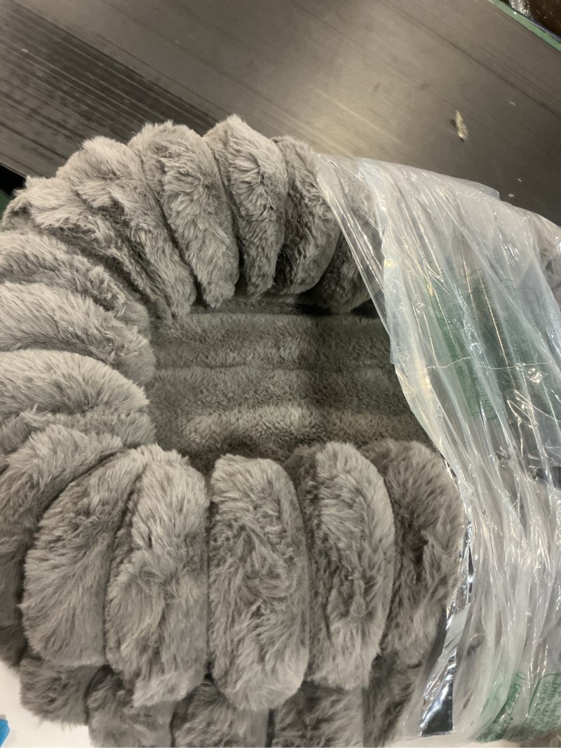 Condition photo showing Good Condition for Bowsers Bed 'The Muffy' Himilayan