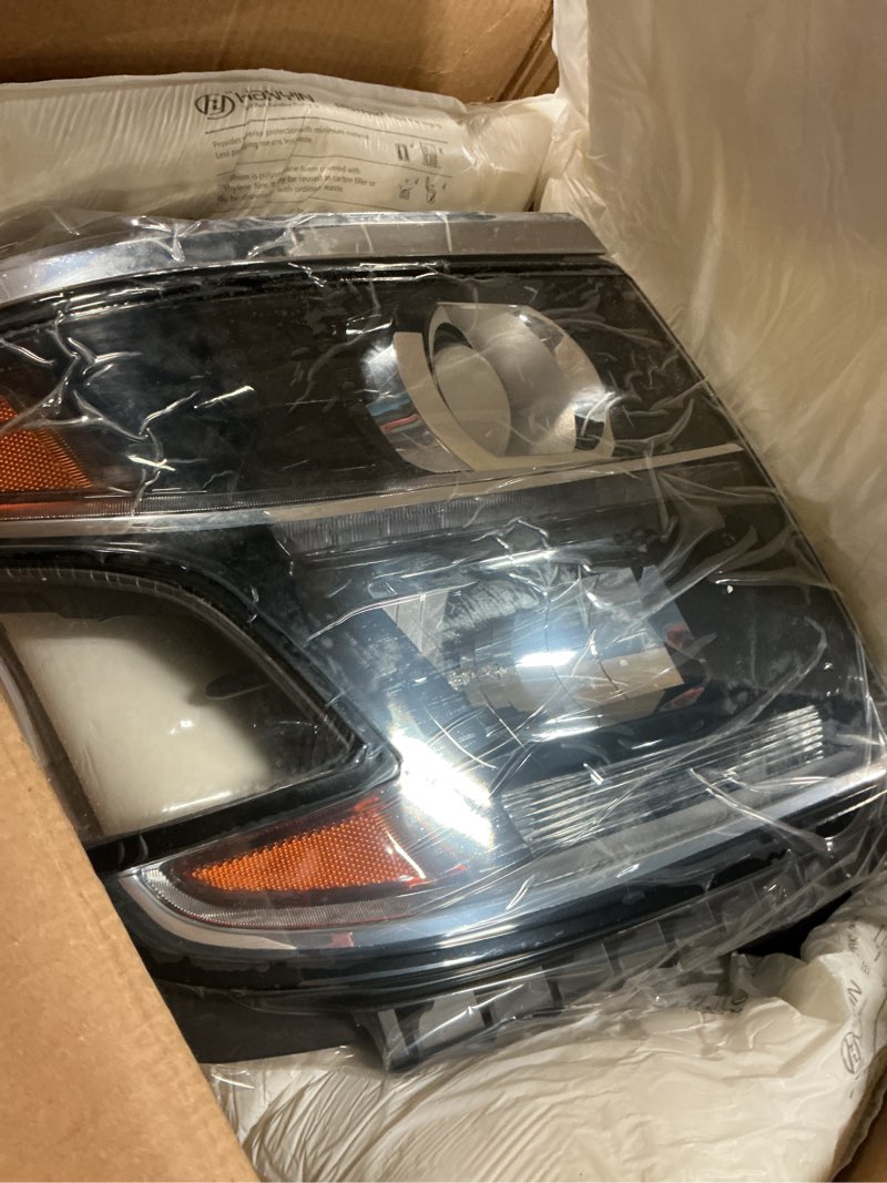 Condition photo showing Good Condition for Huray HID Headlight Assembly Fit for Chevy Tahoe/Suburban 2015-2020 RH OE Projector Xenon Headlamp w/Bulbs for Chevrolet Tahoe Replacement for GM2503406 84582598 Passenger Side HID/Xenon RH(Passenger Side)