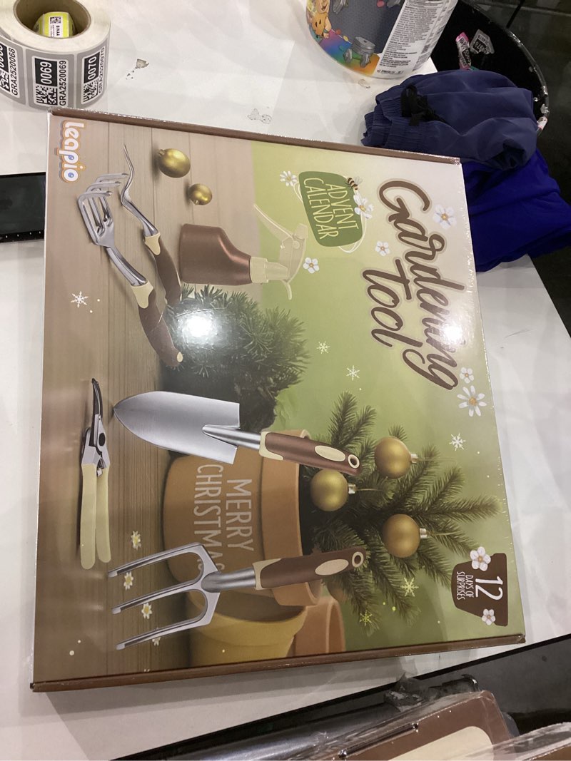 Gardening tool advent calendar