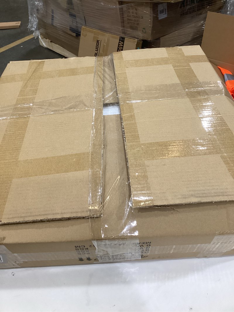 Condition photo showing Good Condition for Chandelier