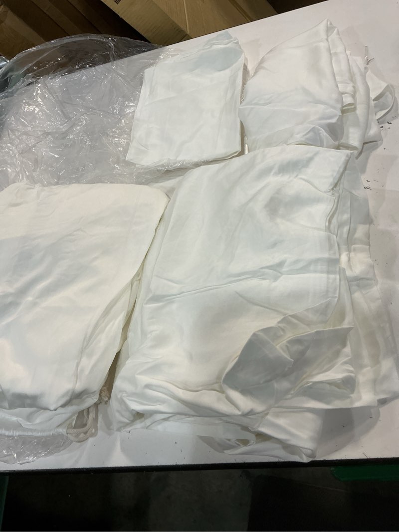 Condition photo showing Good Condition for european linen sheet set king/cal king natural