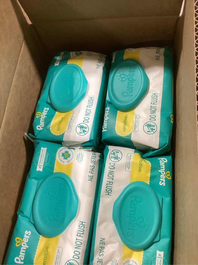 Pampers Sensitive Baby Wipes, Water Based, Hypoallergenic and Unscented, 8 Flip-Top Packs, 4 Refill 