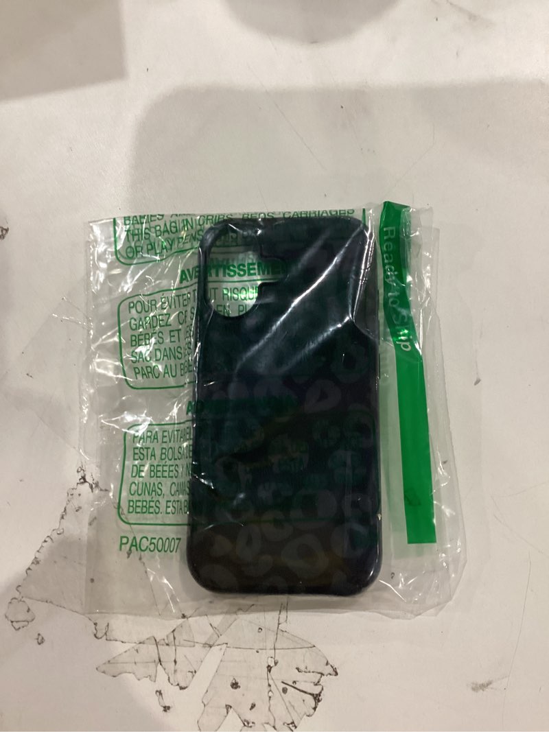 Condition photo showing New/Like New for for iphone 17 case cheetah print, leopard pattern phone case for women girls, girly cute thin slim hard shell plastic phone cover, luxury aesthetic trendy retro animal design, black black 17