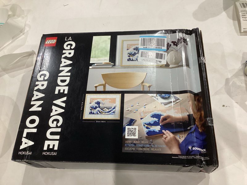 Condition photo showing New/Like New for LEGO Art Hokusai The Great Wave Framed Japanese Wall Art Building Set - Unique Wall Decor for Home, Room, or Office - Fun Activity for Adults, Ages 18+ - Gift for Men and Women - 31208 multi-color