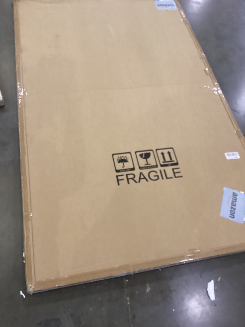 Condition photo showing Good Condition for Wall mirror