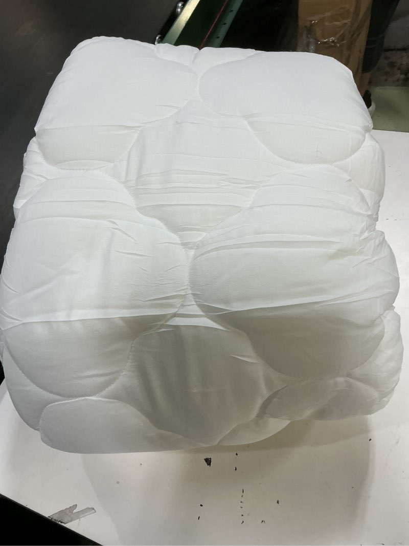 Condition photo showing Good Condition for grt queen size mattress pad rayon from bamboo, extra thick quilted fitted mattress topper with 21 inches deep pocket, cooling mattress pad, breathable and noiseless mattress cover queen rayon bamboo-300gsm