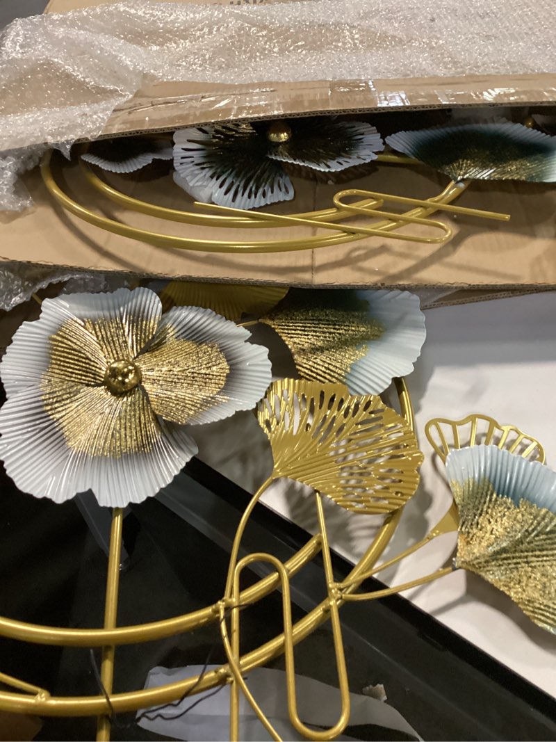 Condition photo showing Good Condition for Babyieia 3D Ginkgo Leaf Metal Wall Art Decor for Living Room, 59" Gold Wall Art Decorations, Large Modern Metal Wall Sculptures Magnesium 74"L x 37"W