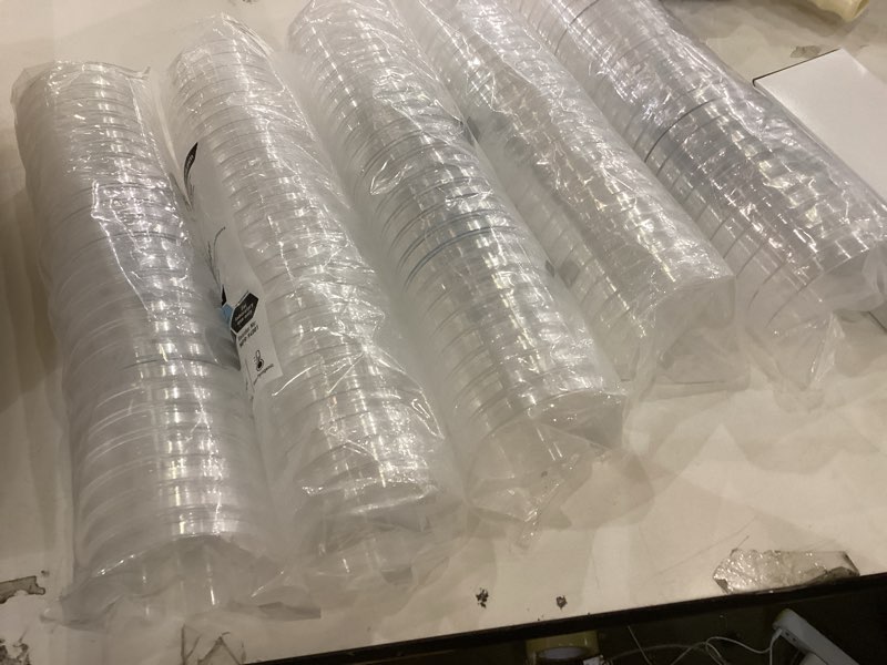 Condition photo showing New/Like New for MED PRIDE Sterile Disposable Stackable 90mm X 15mm Petri Dishes with Lids, Clear Polystyrene Lab Plates for Science, Biology, Microbiology Experiments (25)