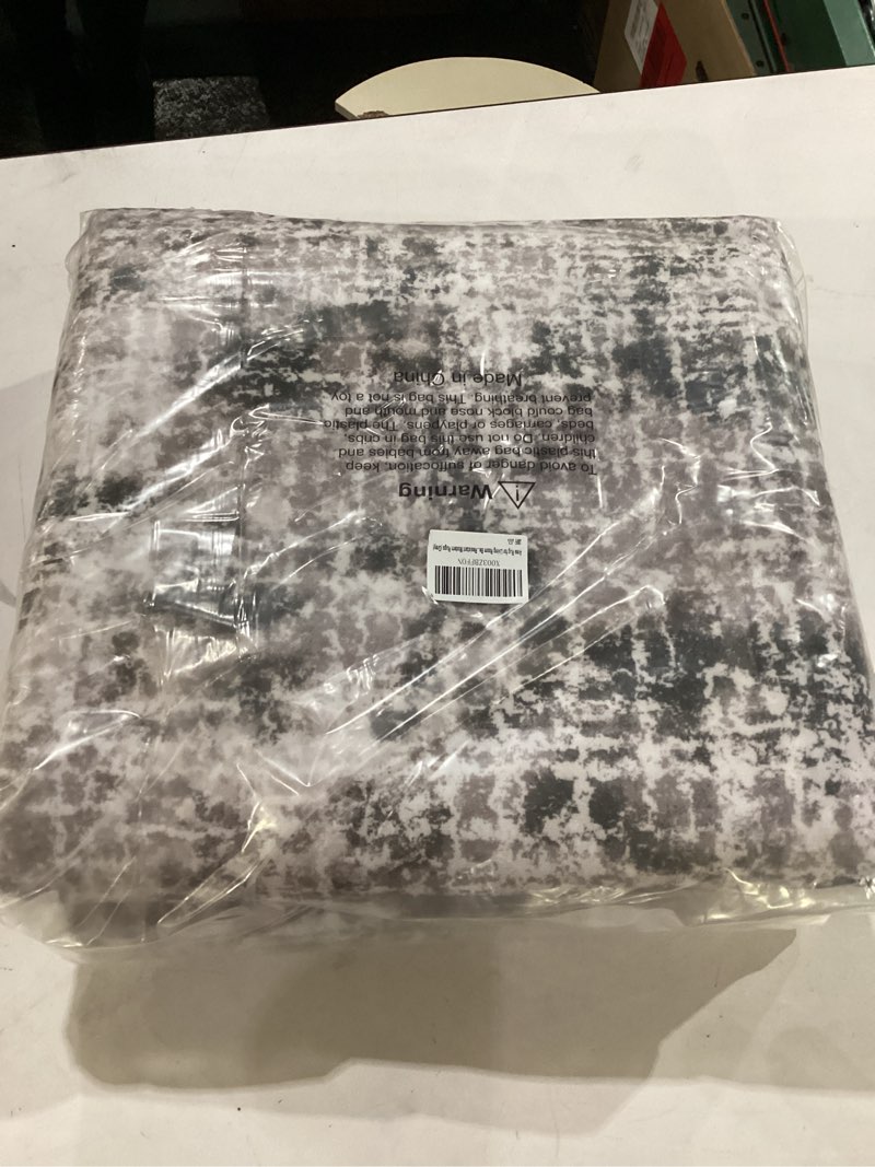 Condition photo showing New/Like New for ILANGO 8x10 Modern Area Rug for Living Room Ultra Soft Machine Washable Lightweight Kid & Pet Friendly Stain Resistant Non-Shedding Large Carpet for Bedroom Dining Room Home Office Mat Modern | Grayish Purple 8' x 10' (8'×10')