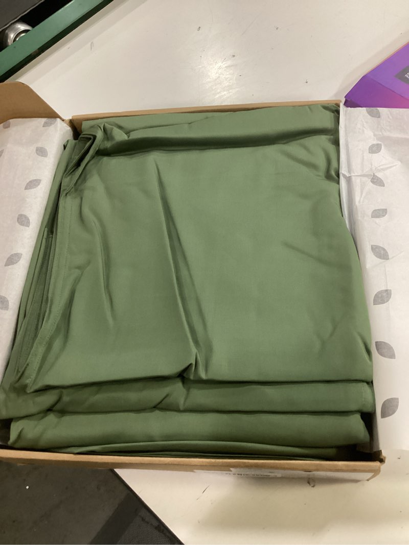 Condition photo showing Good Condition for bambaw 100% viscose derived from bamboo duvet cover queen size – 3 pieces cooling duvet cover queen 