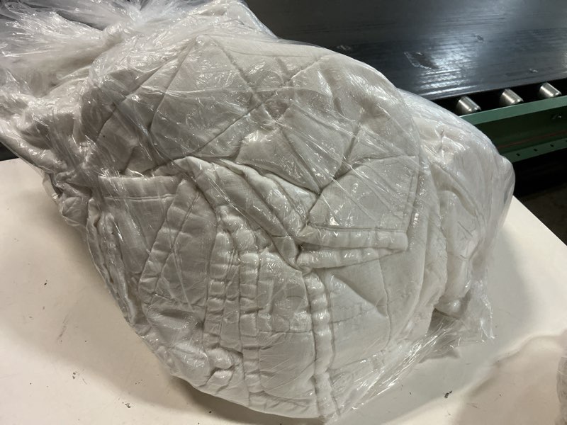 Condition photo showing As Is for european linen box quilt, full/queen, white