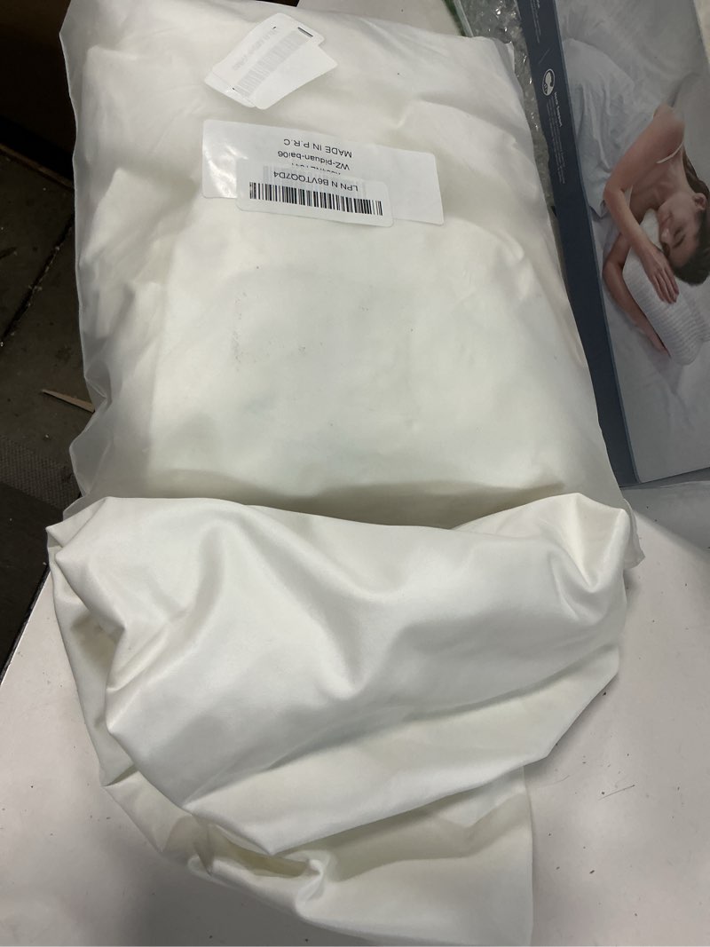 Condition photo showing Good Condition for PU Leather Seat Covers for Dining Chairs, 6 Pack 100% Waterproof Dining Room Chair Seat Covers Stretch and Wipeable Kitchen Chair Cover Protectors (PU Cream, 6 PCS) Cream Set of 6