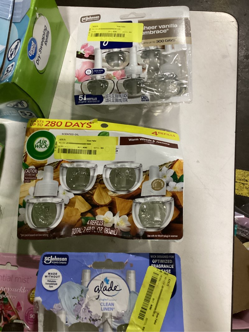 Condition photo showing As Is for assorted household items