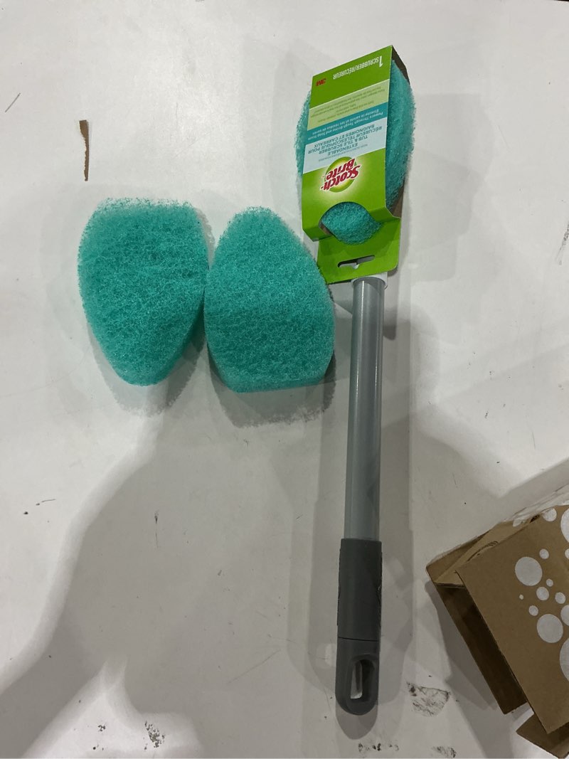 Condition photo showing New/Like New for Scotch-Brite Extendable Tub & Tile Scrubber Kit, Includes 1 Handle and 3 Non-Scratch Scrubber Pads