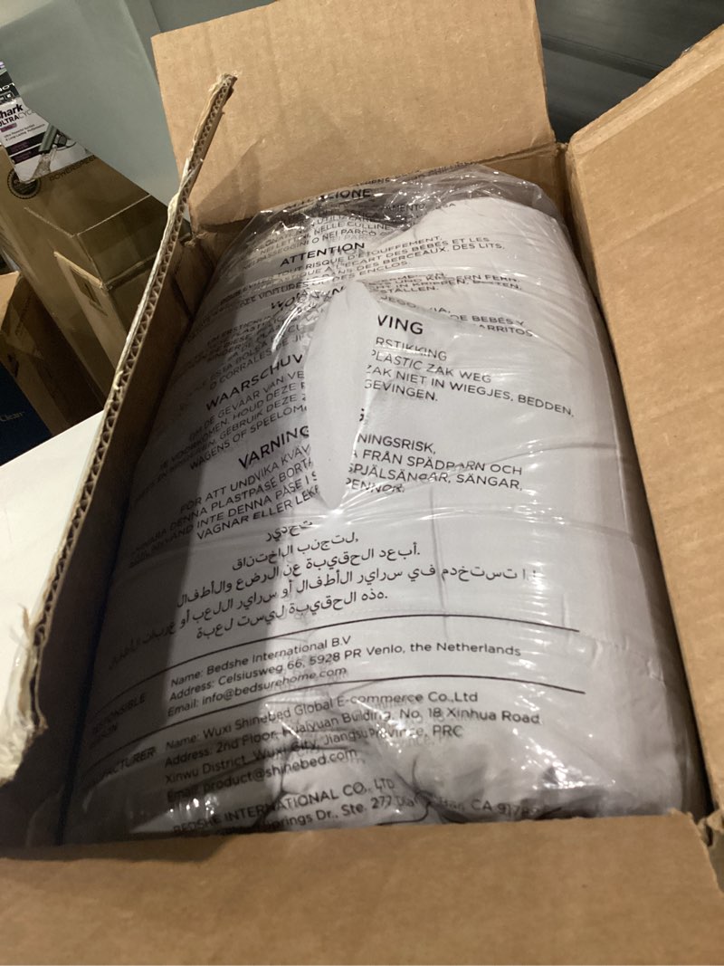 Condition photo showing Good Condition for DUVET ONLY SIZUNKNOWN Bedsure Duvet Cover Queen Size - Soft Double Brushed Bedding Set for Kids & Adults, Zipper Closure, 3 Pieces, Includes 1 Duvet Cover (90\"x90\") & 2 Pillow Shams, NO Comforter, Grey Queen (90\" x 90\") 00 - Grey (No Comforter)