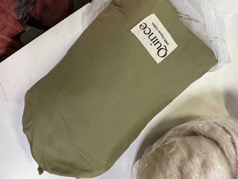 Condition photo showing Good Condition for luxury organic sateen fitted sheet set, full, aloe