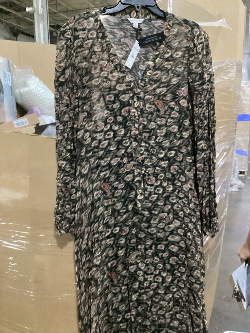 Condition photo showing New/Like New for (l) banana republic georgette puff-sleeve maxi dress