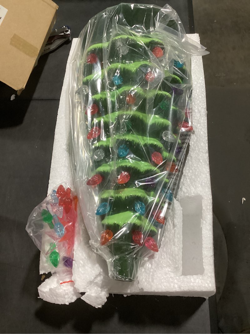 Condition photo showing Good Condition for Joiedomi 15\\\" Tabletop Prelit Ceramic Christmas Tree with 70 Multicolor Lights, Hand-Painted Ceramic Tabletop Christmas Tree with Extra Clear Top Star for Xmas Holiday Indoor Decorations Green